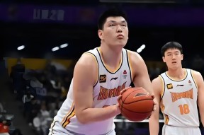 九游包含CBA常规赛今晚再迎强敌；山东男篮手感冰凉；主帅态度：媒体盛赞；年轻球员得到机会的词条