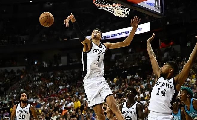 赛前体能课后，印第安纳步行者复出首秀备战法甲，管理层满意，更衣室氛围转暖的简单介绍