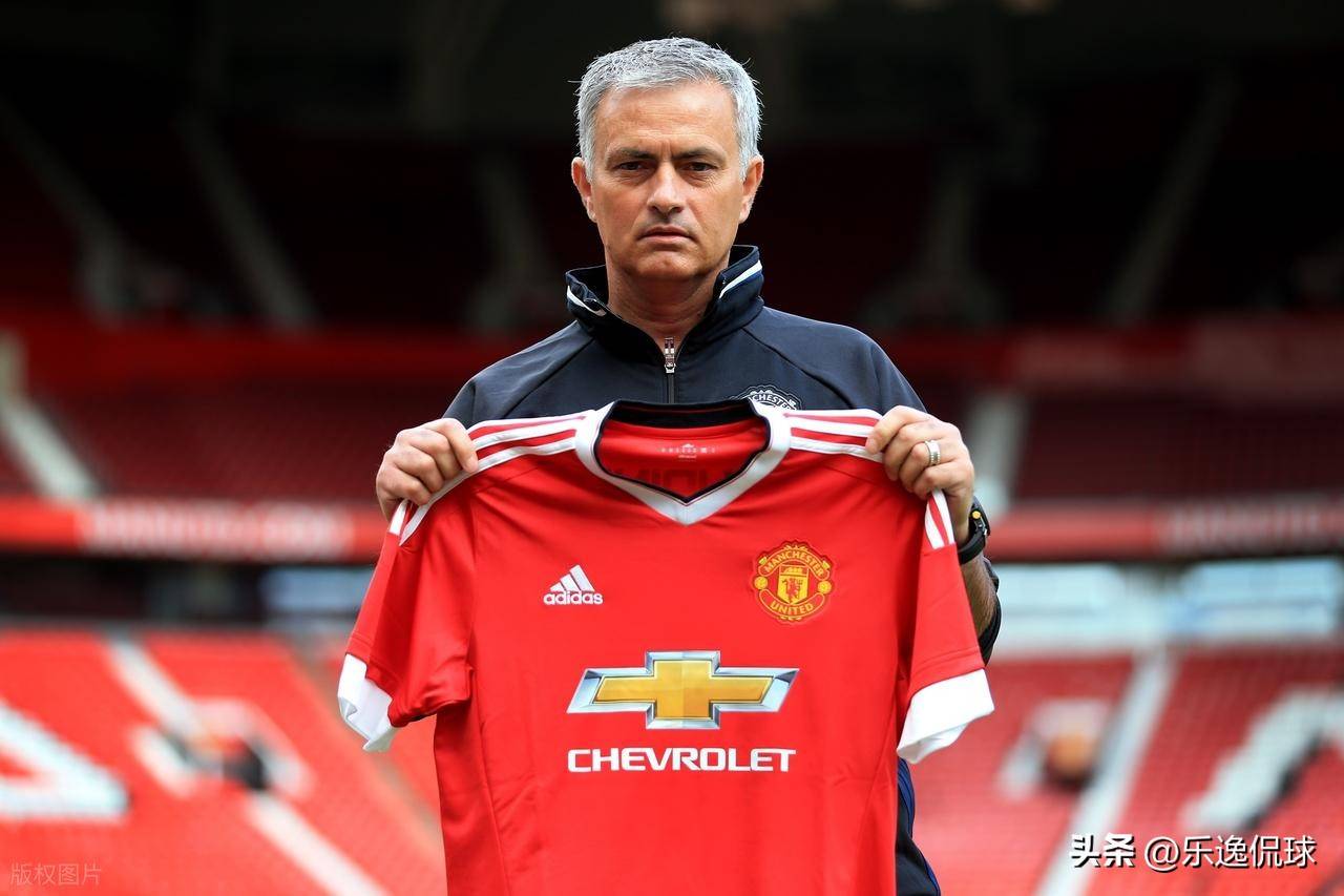 曼联训练开放日，国际比赛日主帅复盘引欢呼，足总杯在即，赛季目标并未改变的简单介绍