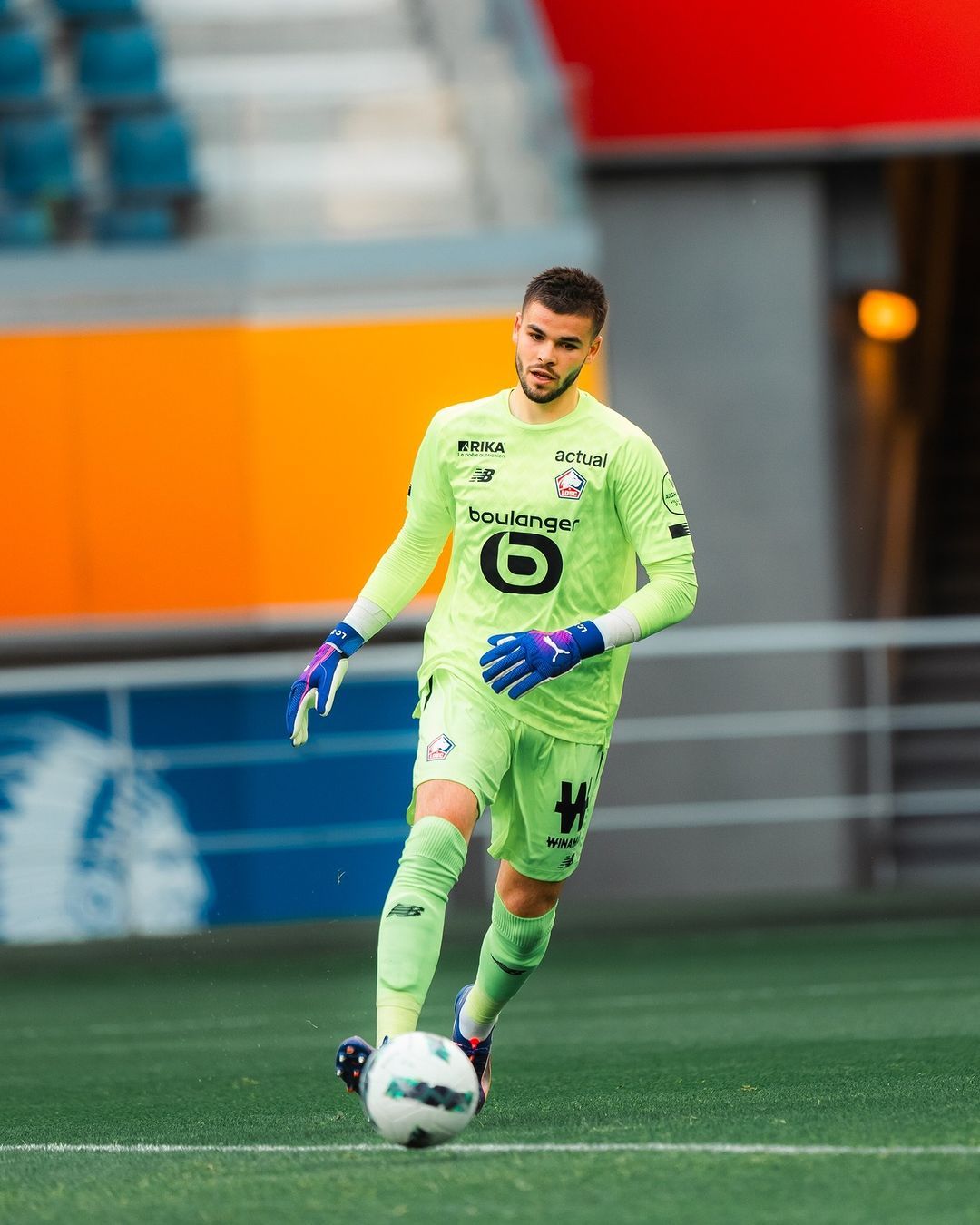 欧联倒计时；里尔转会期强势反弹；细节引发关注；球迷炸锅；训练强度明显提升的简单介绍