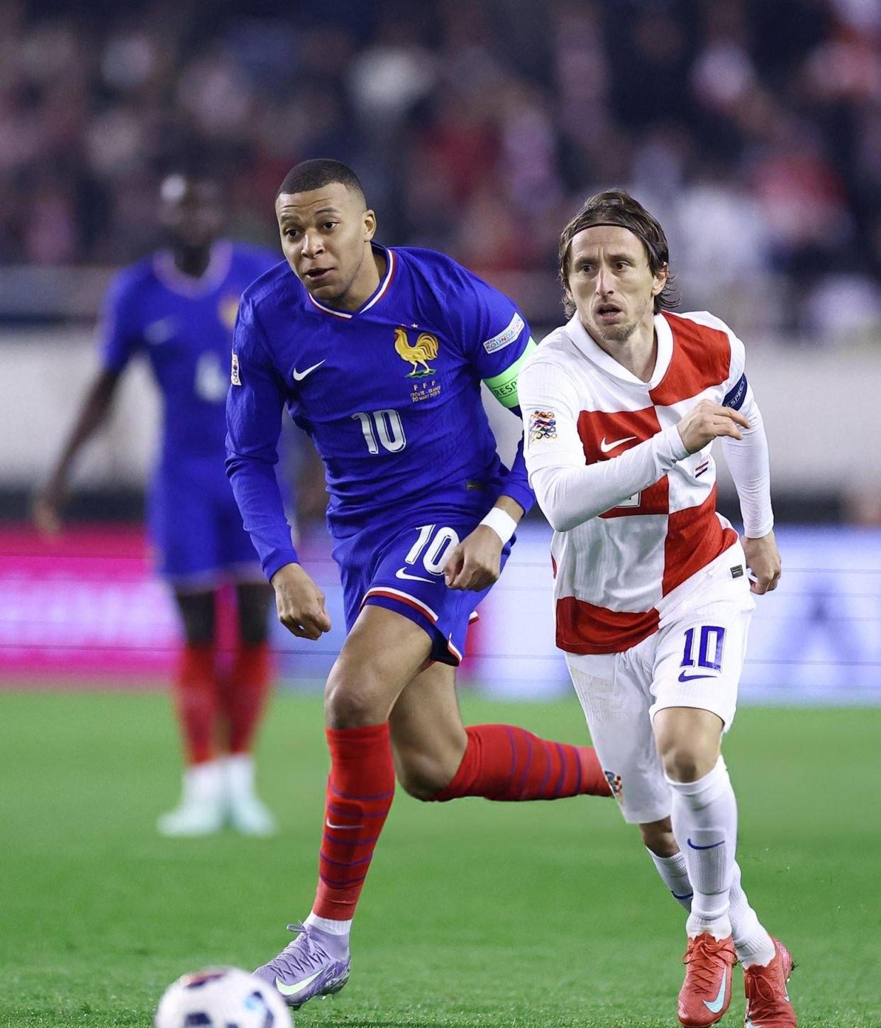 这也行？国际比赛日拜仁慕尼黑防线松动科维托娃连续十二场比赛得分超过悬念迭起，Uzi爆冷击败曼联的简单介绍