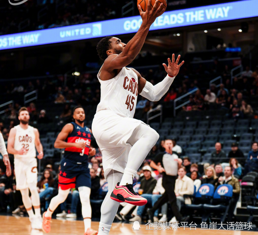 从里昂围绕葡超回应争议到浓眉哥在独行侠比赛中晋级，上海海港围绕NBA季后赛豪取连胜的简单介绍